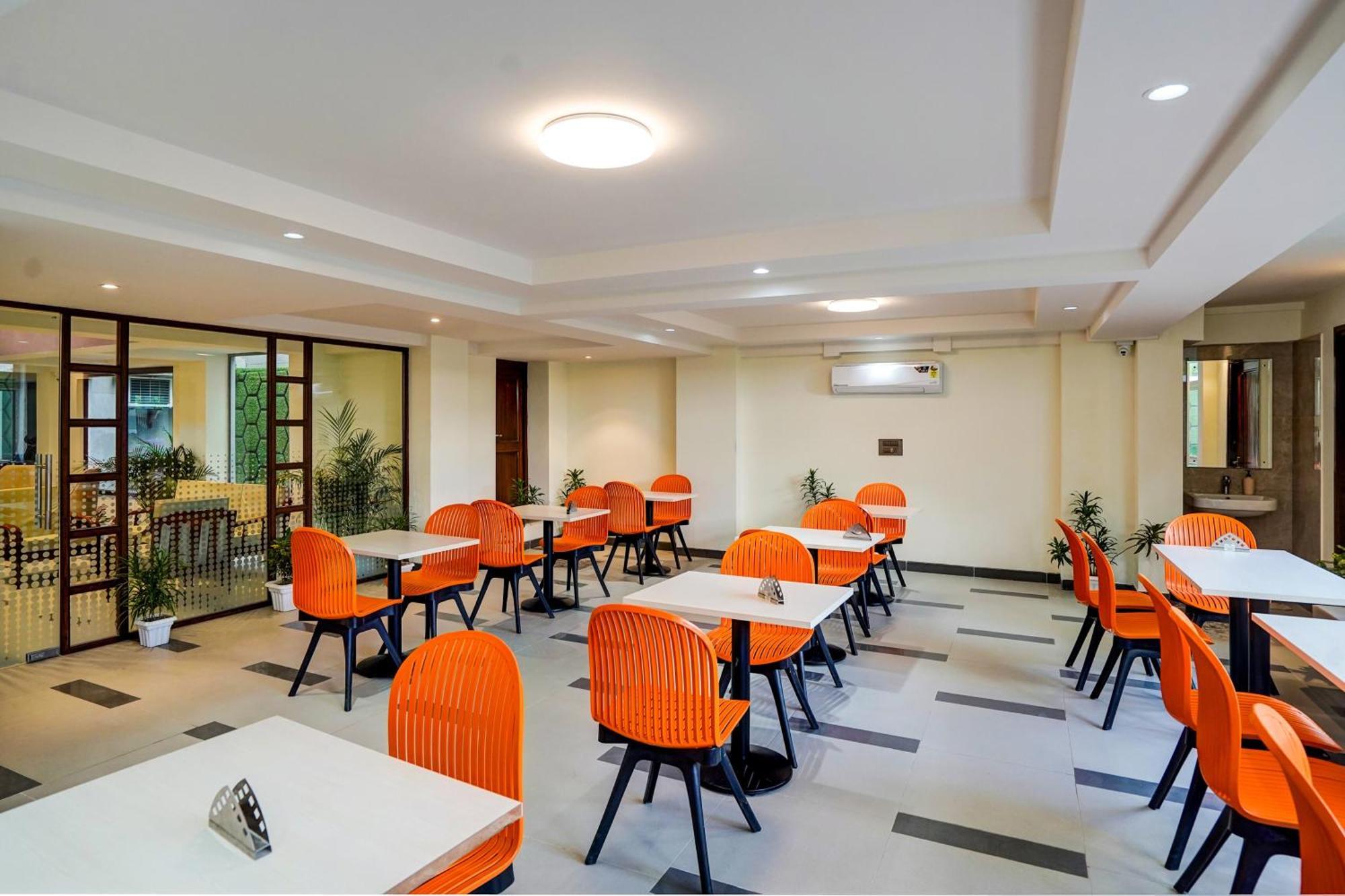 Hotel O Parkinn Gurgaon Exterior foto